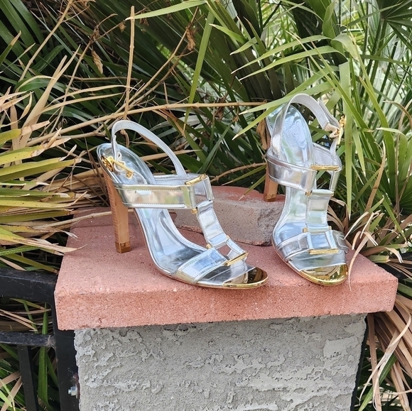 Tory Burch Metallic Gold Brouch Heels - Picture 2 of 13
